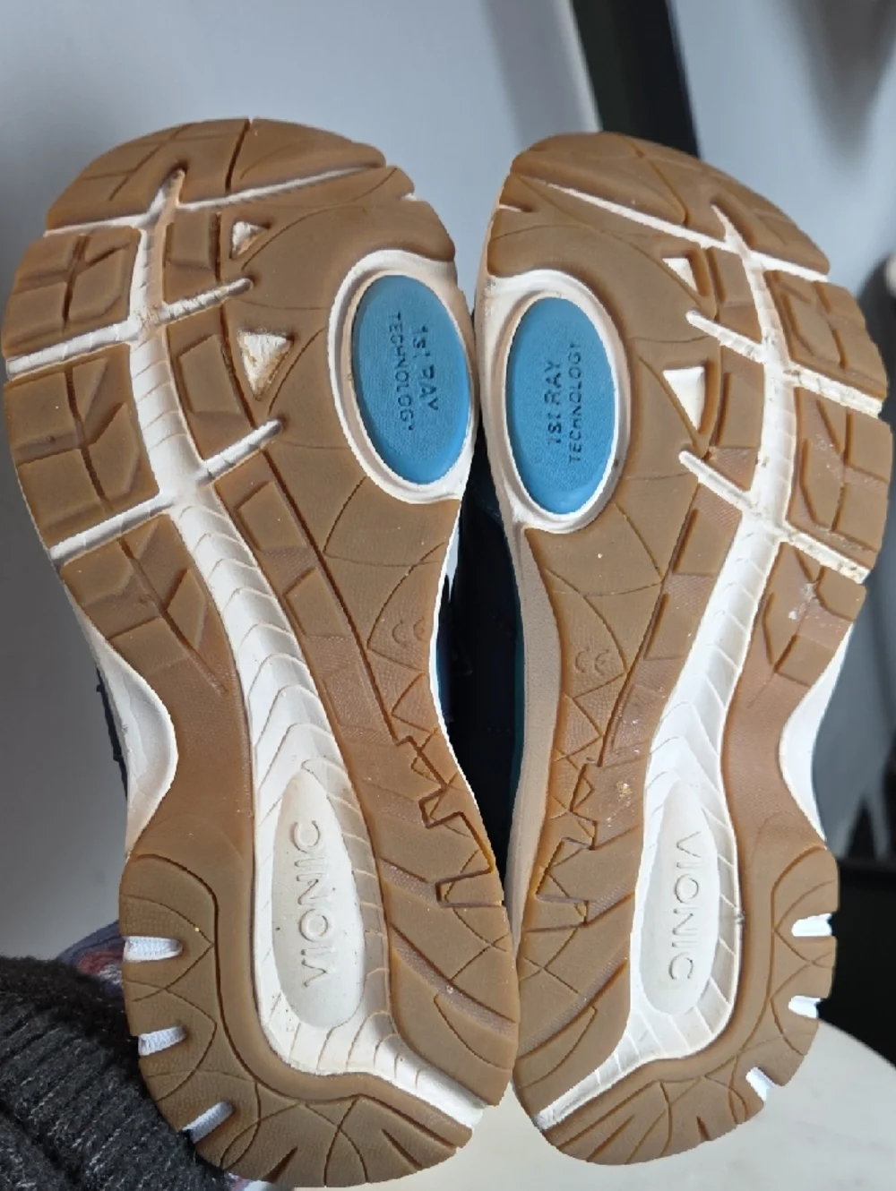 Vionic Navy and Light Blue Women's Athletic Sneakers Size 8 Waterproof